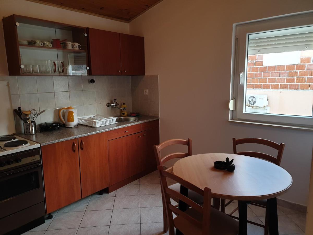 Apartmani Dalmatinka Metajna Exteriér fotografie
