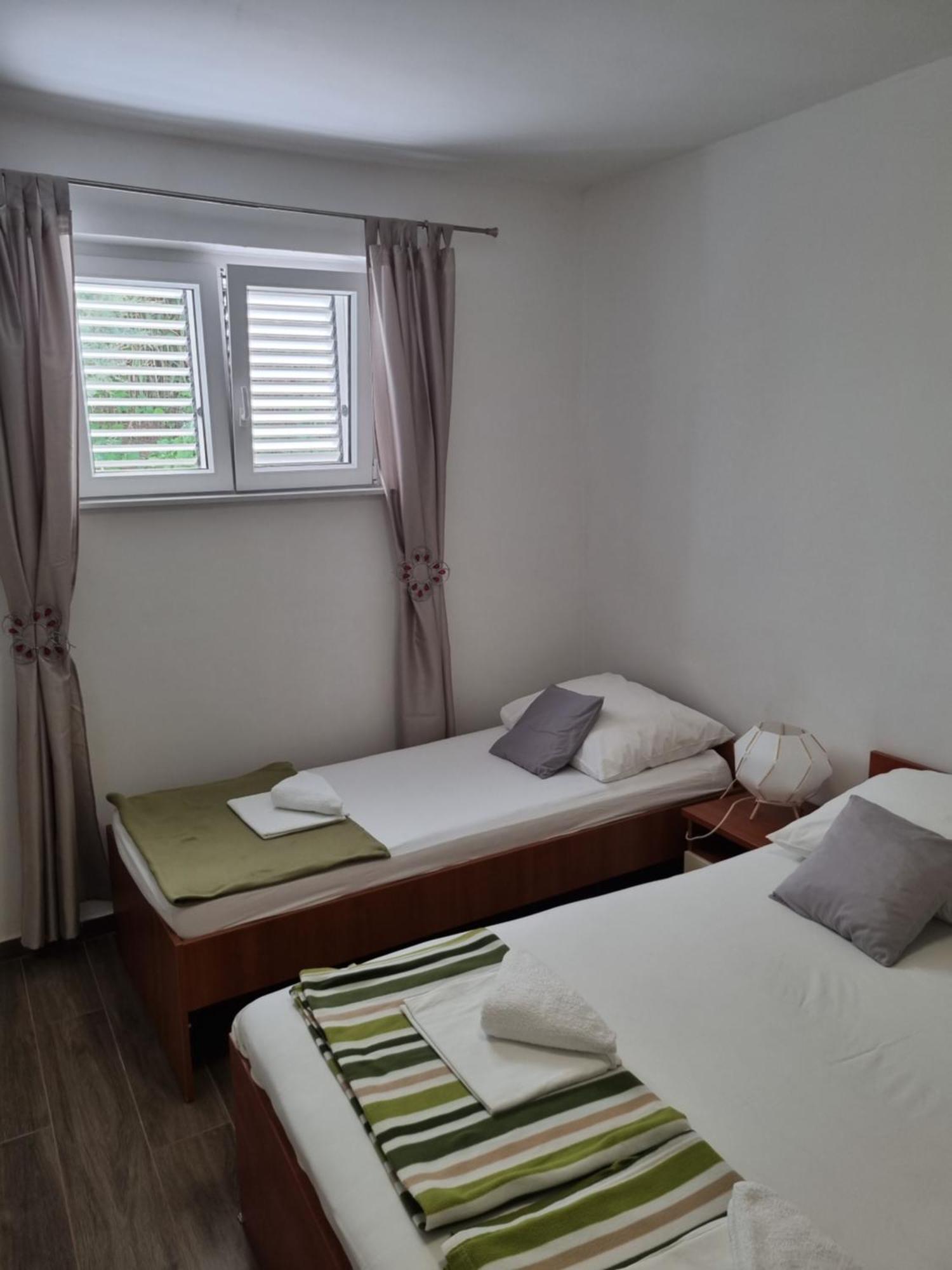 Apartmani Dalmatinka Metajna Exteriér fotografie