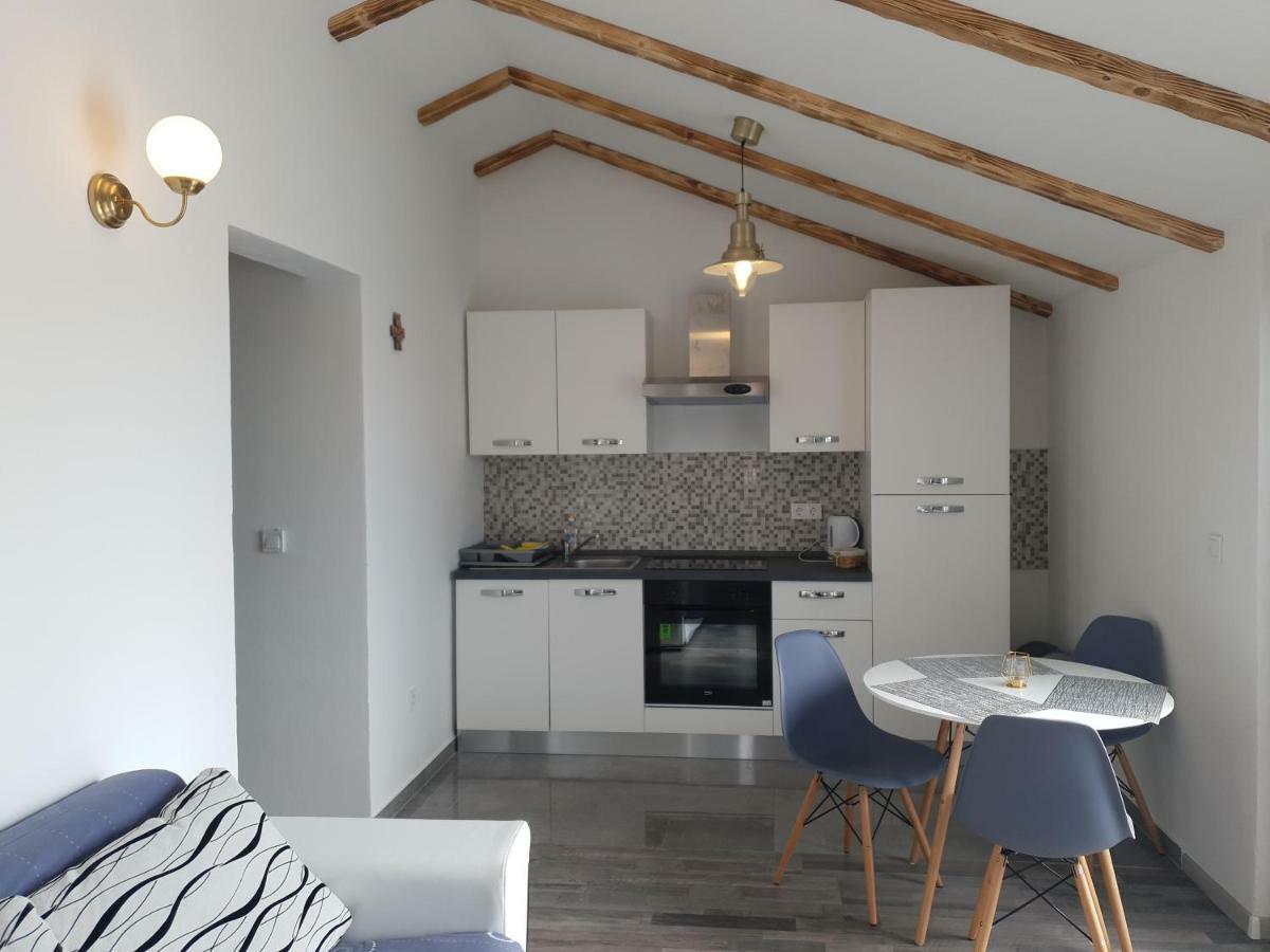 Apartmani Dalmatinka Metajna Exteriér fotografie